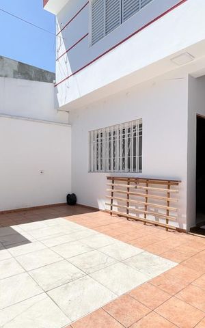Casa à venda com 187m², 3 quartos e 2 vagas Casa à venda com 187m², 3 quartos e 2 vagasGaragem