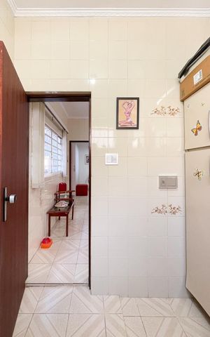 Casa à venda com 187m², 3 quartos e 2 vagas Casa à venda com 187m², 3 quartos e 2 vagasLavabo