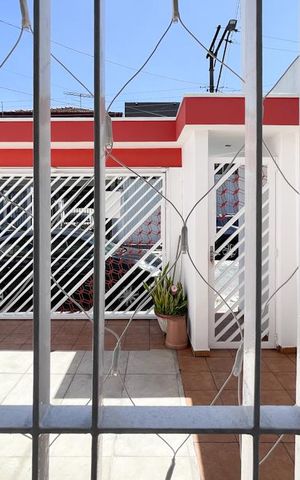 Casa à venda com 187m², 3 quartos e 2 vagas Casa à venda com 187m², 3 quartos e 2 vagasVista - Sala