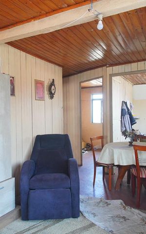 Casa à venda com 380m², 2 quartos e 2 vagas Casa à venda com 380m², 2 quartos e 2 vagasSala