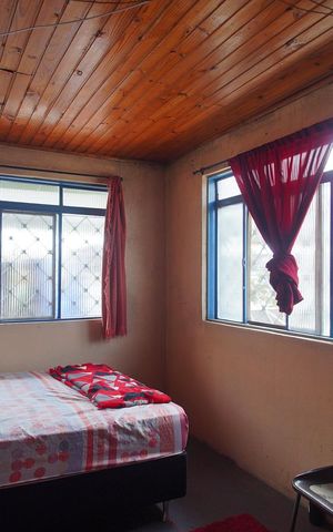 Casa à venda com 380m², 2 quartos e 2 vagas Casa à venda com 380m², 2 quartos e 2 vagasQuarto 2