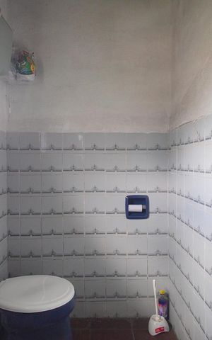Casa à venda com 380m², 2 quartos e 2 vagas Casa à venda com 380m², 2 quartos e 2 vagasBanheiro