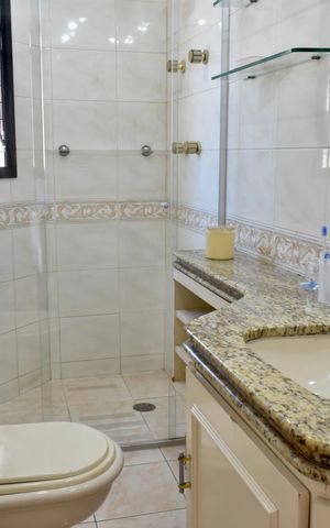 Apartamento à venda com 185m², 4 quartos e 3 vagasBanheiro da Suíte 2