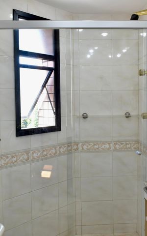 Apartamento à venda com 185m², 4 quartos e 3 vagasBanheiro da Suíte 2