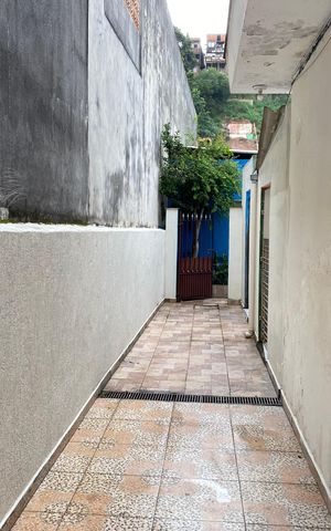 Casa à venda com 400m², 8 quartos e 1 vaga Casa à venda com 400m², 8 quartos e 1 vagaEntrada