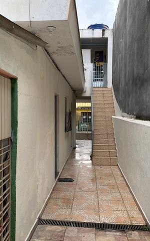 Casa à venda com 400m², 8 quartos e 1 vaga Casa à venda com 400m², 8 quartos e 1 vagaEntrada