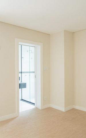 Casa de condomínio à venda com 335m², 3 quartos e 4 vagas Casa de condomínio à venda com 335m², 3 quartos e 4 vagasQuarto 2