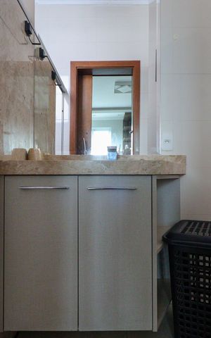 Casa para alugar com 586m², 4 quartos e 10 vagas Casa para alugar com 586m², 4 quartos e 10 vagasBanheiro da Suíte 1