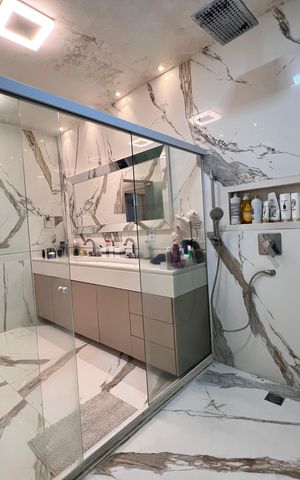 Casa à venda com 1200m², 4 quartos e 8 vagas Casa à venda com 1200m², 4 quartos e 8 vagasBanheiro da Suíte 3