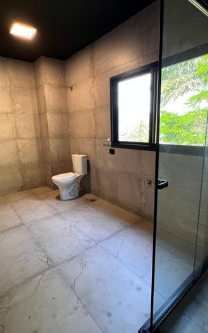 Casa à venda com 1200m², 4 quartos e 8 vagas Casa à venda com 1200m², 4 quartos e 8 vagasLavabo do escritório