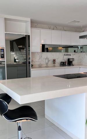 Casa à venda com 1200m², 4 quartos e 8 vagas Casa à venda com 1200m², 4 quartos e 8 vagascozinha 2