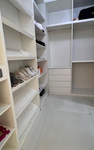 Casa à venda com 1200m², 4 quartos e 8 vagas Casa à venda com 1200m², 4 quartos e 8 vagasCloset Suíte 4