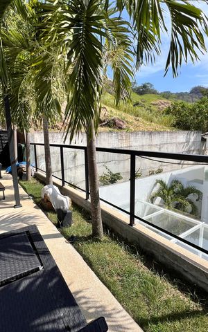 Casa à venda com 1200m², 4 quartos e 8 vagas Casa à venda com 1200m², 4 quartos e 8 vagasÁrea comum