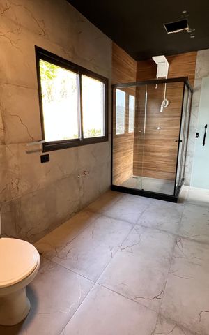 Casa à venda com 1200m², 4 quartos e 8 vagas Casa à venda com 1200m², 4 quartos e 8 vagasLavabo do escritório
