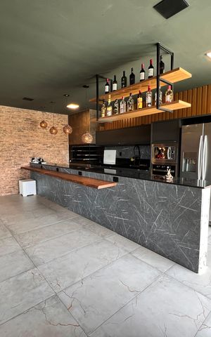 Casa à venda com 1200m², 4 quartos e 8 vagas Casa à venda com 1200m², 4 quartos e 8 vagasSala/Cozinha