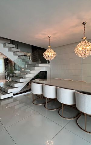 Casa à venda com 1200m², 4 quartos e 8 vagas Casa à venda com 1200m², 4 quartos e 8 vagasSala 2
