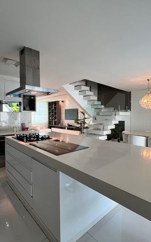 Casa à venda com 1200m², 4 quartos e 8 vagas Casa à venda com 1200m², 4 quartos e 8 vagascozinha 2