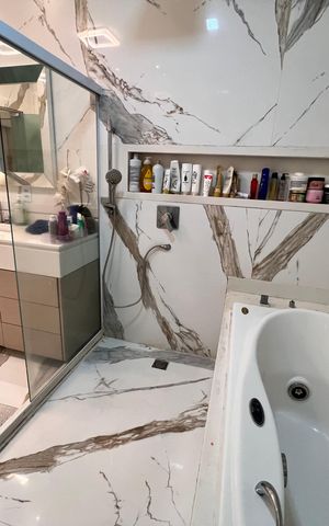 Casa à venda com 1200m², 4 quartos e 8 vagas Casa à venda com 1200m², 4 quartos e 8 vagasBanheiro da Suíte 3