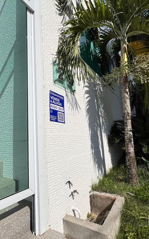 Casa à venda com 1200m², 4 quartos e 8 vagas Casa à venda com 1200m², 4 quartos e 8 vagasFachada/Placa