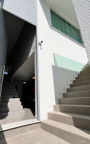 Casa à venda com 1200m², 4 quartos e 8 vagas Casa à venda com 1200m², 4 quartos e 8 vagasCorredor