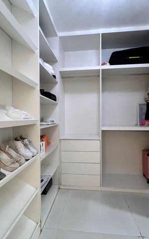 Casa à venda com 1200m², 4 quartos e 8 vagas Casa à venda com 1200m², 4 quartos e 8 vagasCloset Suíte 4