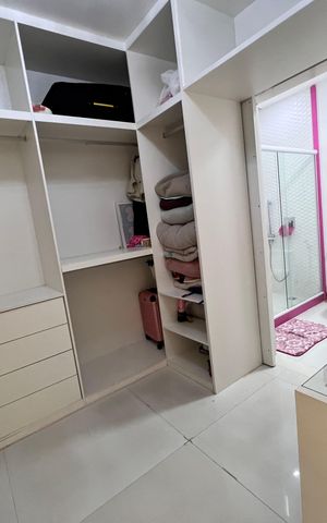 Casa à venda com 1200m², 4 quartos e 8 vagas Casa à venda com 1200m², 4 quartos e 8 vagasCloset Suíte 4