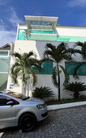 Casa à venda com 1200m², 4 quartos e 8 vagas Casa à venda com 1200m², 4 quartos e 8 vagasFachada/Placa