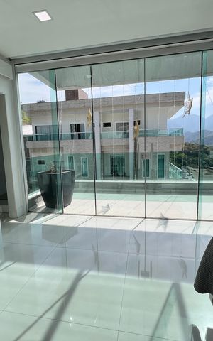 Casa à venda com 1200m², 4 quartos e 8 vagas Casa à venda com 1200m², 4 quartos e 8 vagasvaranda da suíte 3