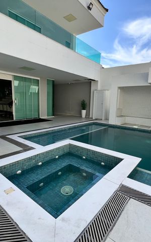 Casa à venda com 1200m², 4 quartos e 8 vagas Casa à venda com 1200m², 4 quartos e 8 vagasÁrea comum
