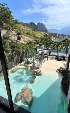 Casa à venda com 1200m², 4 quartos e 8 vagas Casa à venda com 1200m², 4 quartos e 8 vagasÁrea comum - Academia