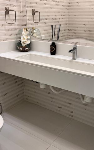 Casa à venda com 1200m², 4 quartos e 8 vagas Casa à venda com 1200m², 4 quartos e 8 vagaslavabo 3