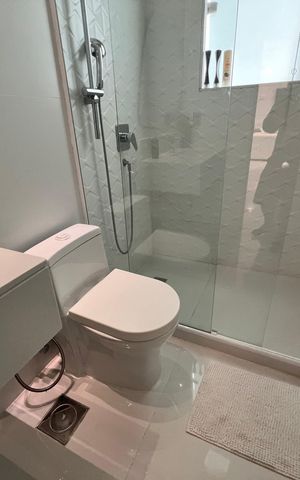 Casa à venda com 1200m², 4 quartos e 8 vagas Casa à venda com 1200m², 4 quartos e 8 vagasBanheiro da Suíte