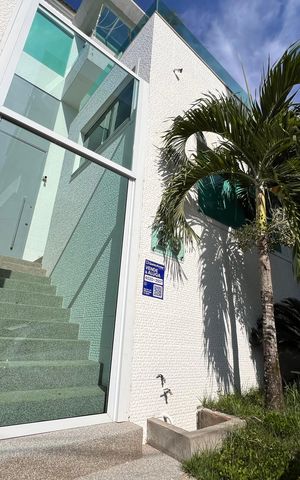 Casa à venda com 1200m², 4 quartos e 8 vagas Casa à venda com 1200m², 4 quartos e 8 vagasFachada/Placa