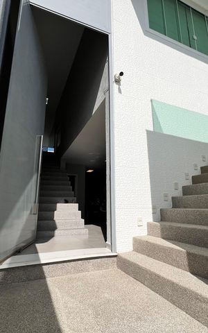 Casa à venda com 1200m², 4 quartos e 8 vagas Casa à venda com 1200m², 4 quartos e 8 vagasCorredor