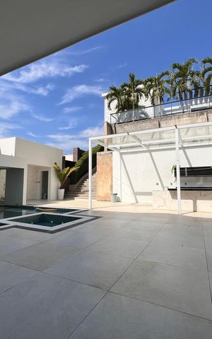 Casa à venda com 1200m², 4 quartos e 8 vagas Casa à venda com 1200m², 4 quartos e 8 vagasÁrea comum