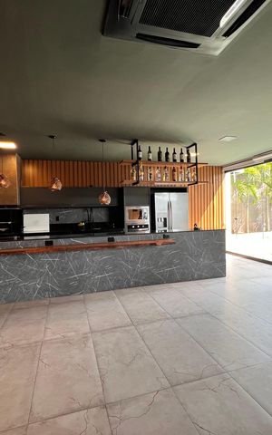 Casa à venda com 1200m², 4 quartos e 8 vagas Casa à venda com 1200m², 4 quartos e 8 vagasSala/Cozinha