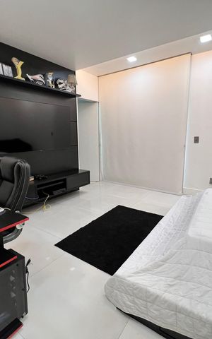 Casa à venda com 1200m², 4 quartos e 8 vagas Casa à venda com 1200m², 4 quartos e 8 vagassuíte 2
