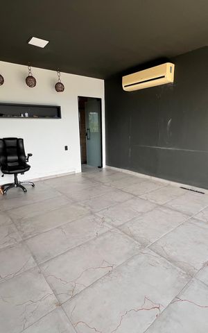 Casa à venda com 1200m², 4 quartos e 8 vagas Casa à venda com 1200m², 4 quartos e 8 vagasEscritório