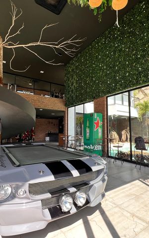 Casa à venda com 1200m², 4 quartos e 8 vagas Casa à venda com 1200m², 4 quartos e 8 vagasSala/Cozinha