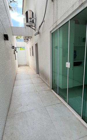 Casa à venda com 1200m², 4 quartos e 8 vagas Casa à venda com 1200m², 4 quartos e 8 vagasCorredor
