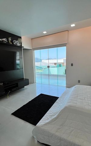 Casa à venda com 1200m², 4 quartos e 8 vagas Casa à venda com 1200m², 4 quartos e 8 vagassuíte 2