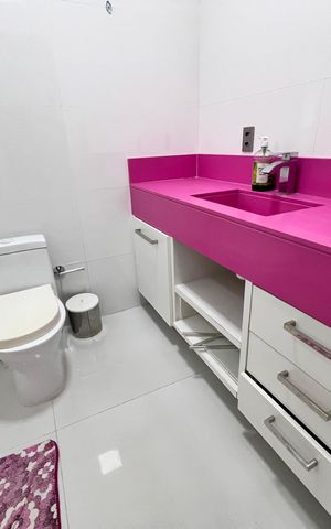 Casa à venda com 1200m², 4 quartos e 8 vagas Casa à venda com 1200m², 4 quartos e 8 vagasBanheiro da Suíte 4