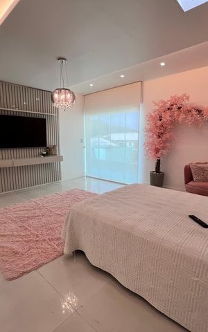 Casa à venda com 1200m², 4 quartos e 8 vagas Casa à venda com 1200m², 4 quartos e 8 vagasSuíte 4