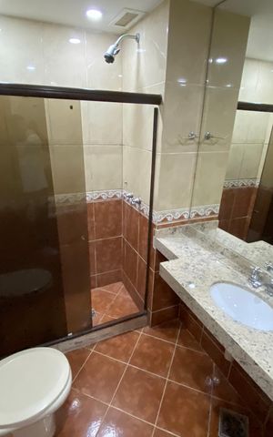Apartamento à venda com 78m², 2 quartos e 1 vaga Apartamento à venda com 78m², 2 quartos e 1 vagaBanheiro