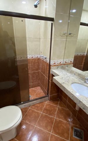 Apartamento à venda com 78m², 2 quartos e 1 vaga Apartamento à venda com 78m², 2 quartos e 1 vagaBanheiro