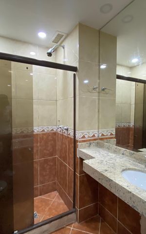 Apartamento à venda com 78m², 2 quartos e 1 vaga Apartamento à venda com 78m², 2 quartos e 1 vagaBanheiro