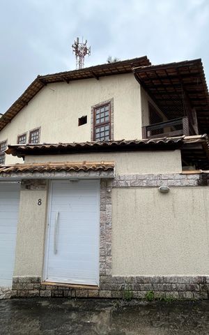 Casa para alugar com 200m², 3 quartos e 3 vagasFachada