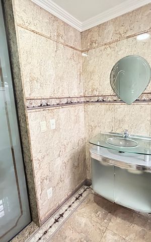 Casa para alugar com 200m², 3 quartos e 3 vagasBanheiro da Suíte