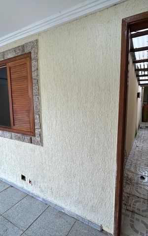Casa para alugar com 200m², 3 quartos e 3 vagasFachada
