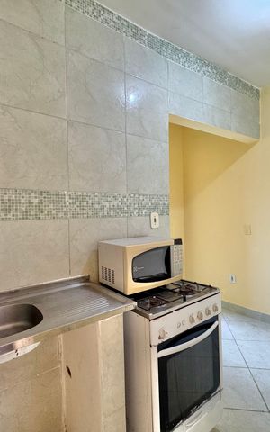 Casa à venda com 22m², 1 quarto e sem vaga Casa à venda com 22m², 1 quarto e sem vagaSala e Cozinha